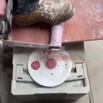How a real man makes a sandwich