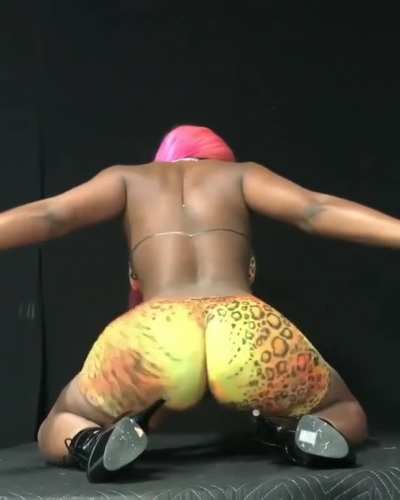 Diamo<wbr>ndthe<wbr>Bodyy