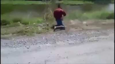 Эпичный бой с обезь<wbr>яной