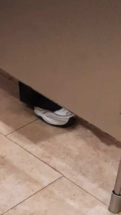 I just wanna go to the bathroom. (San Diego)