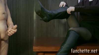 Pantyhose and leather boots, what a great combination!