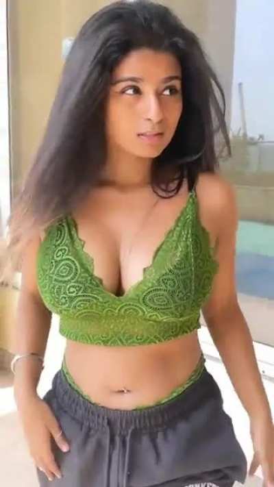 She is the sexiest 🔥🔥