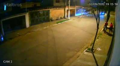 WCGW robbing someone