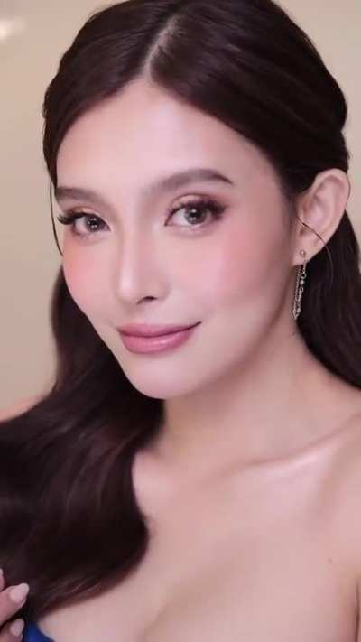 Analyn Barro