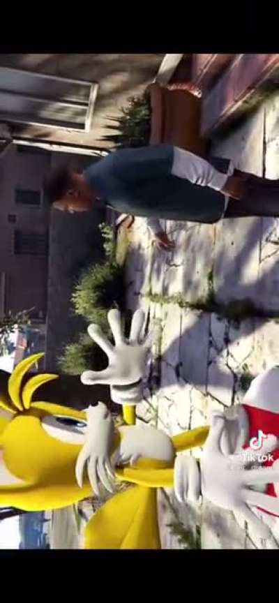 Tails is a savage 😳