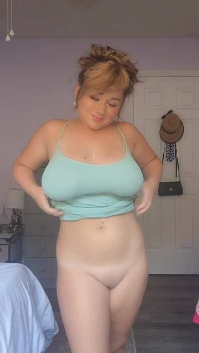 do you think the dress compliments my curvy body?