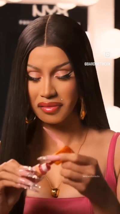 💋