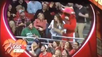 hall of fame kiss cam moment