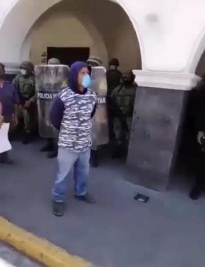 Señor expresa su disconformidad ante el gobierno de Morena en Huejotzingo