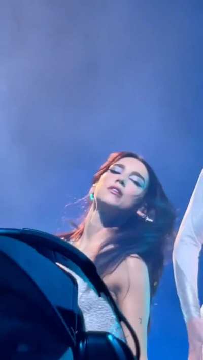 Dua Lipa makes it sure to showcase her amazing body