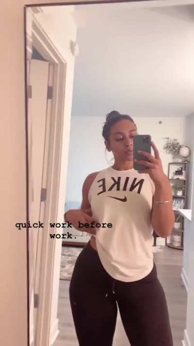 👸🏼🤳🏽
