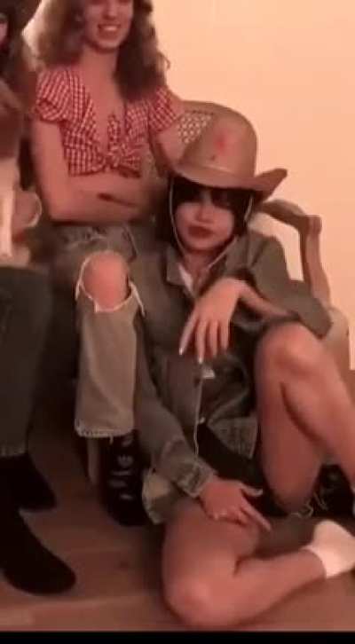 Crotch(y)
