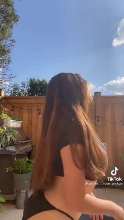 @ceci<wbr>lia__<wbr>_rose with some ass this time....