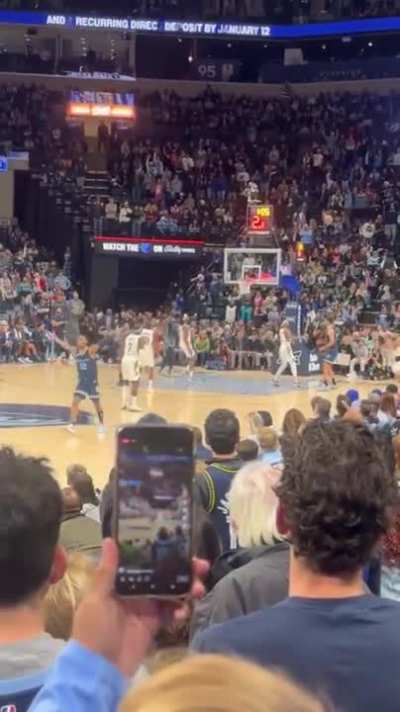 [Highlight] Ja Morant knows the Desmond Bane 3 is going in (wasn't picked up by broadcast)