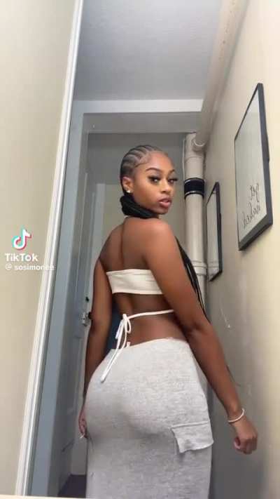 @sosimonee