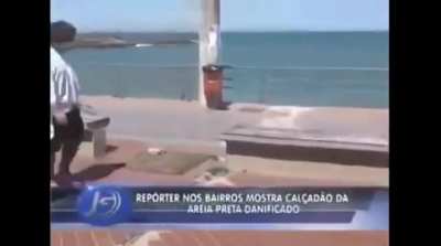 Buraco triste na praia 😭😭😭