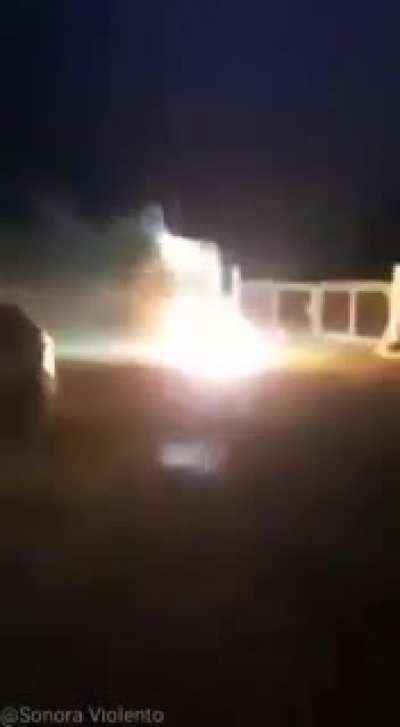 La plaza' armed group of caborca cartel burn 3 individuals and shoot them in Guaymas Sonora. Reports also say they shot a few residencies. With durango out the way they have more room to expand