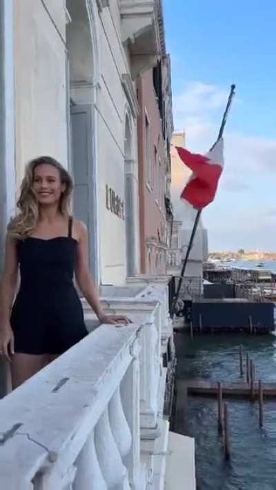 Brie Larson 
