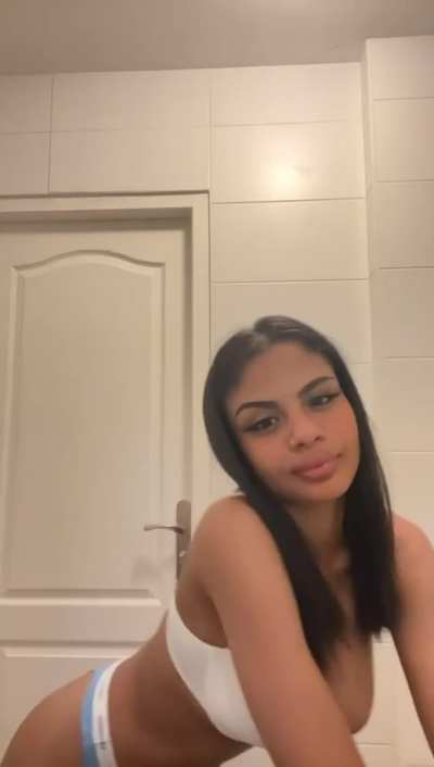 I'm home alone.. please cum over