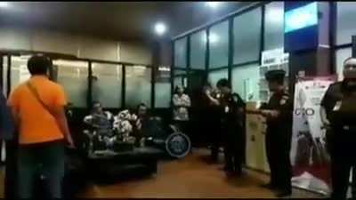 Nikita Mirzani having a mental breakdown saat ditahan kejaksaan