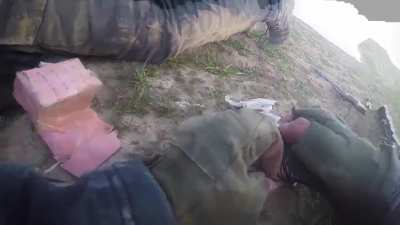 Daesh fighter get hit in the lungs, falls and die in front of cameraman, who uses him as cover while reloading