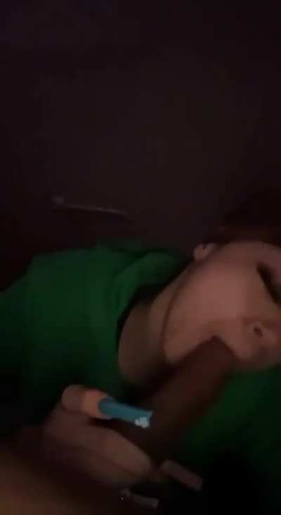 Nyc thot knows how to suck a dick