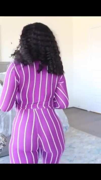 JIGGLE JIGGLE