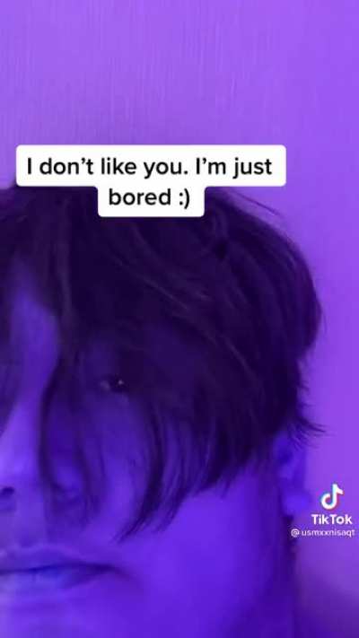 she must be bored too 💀
