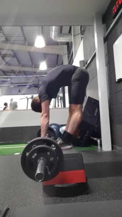 Jefferson Curls 60kg x5... An absolutely bizarre workout today but taking the massive leap in gains that's for sure