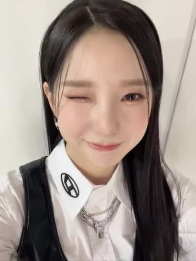 [221020] Yujin Universe update: Wink [윙크]🖤