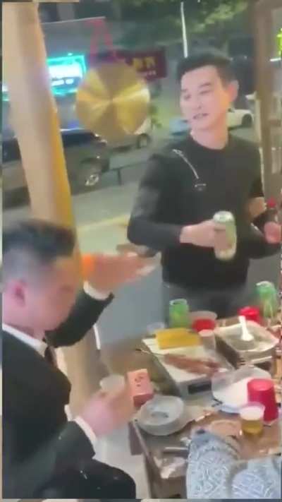 这踏马都能<wbr>忍，不干死<wbr>他