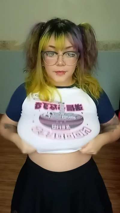 I'm only 4'11 so no one expects me to have boobs almost bigger than my head [drop]