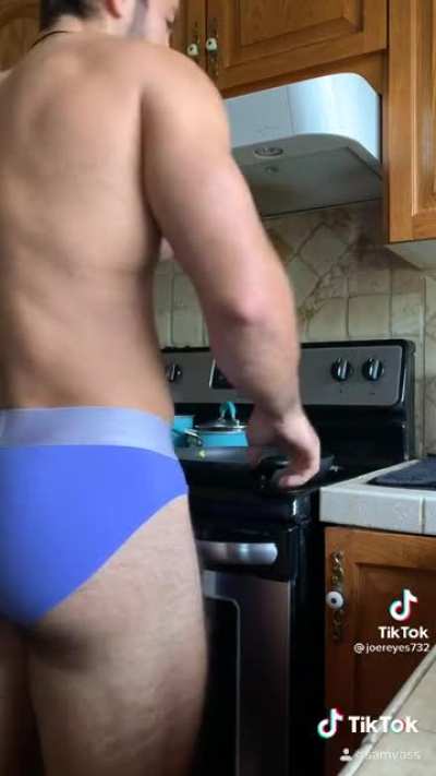 What colour was his a- (Credits to joereyes732 on TikTok)