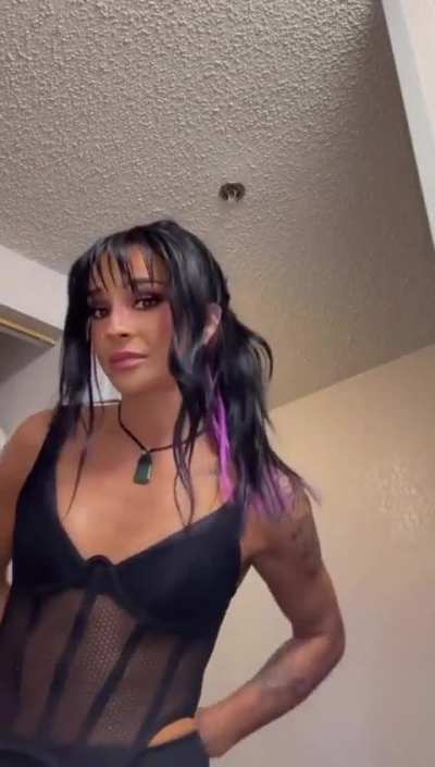 Dakota Kai 