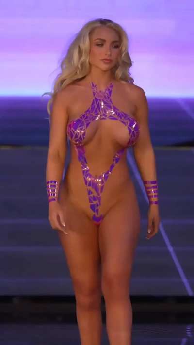 Shayna Holt 