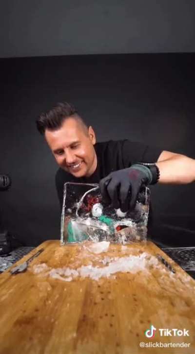 Reddit logo made of ice!