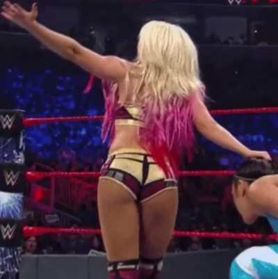 Alexa Bliss has such a great ass!