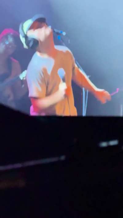 Macky at the end of Knocking (São Paulo, April 4th 2026)