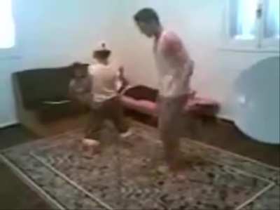 10k Osmanlı ordusu sırpları hoplatmak için hazırlanıyordur. O sırada sarhoş olup birbirlerine sıkan 80klik Sırp ordusu.