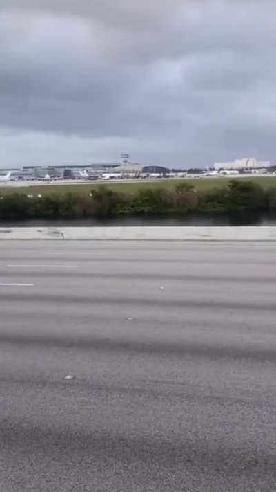 Bikers close the Highway and stop traffic flow in one of the most important parts of Miami.
