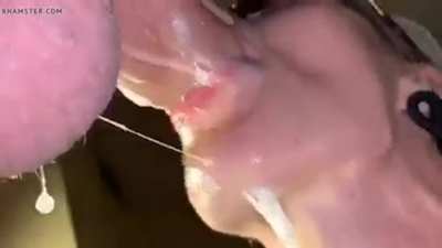 One of The Best Sloppy Deepthroat I've Seen