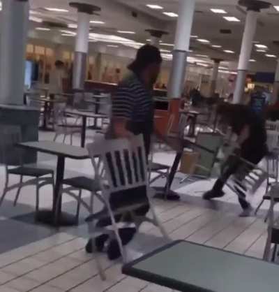 Guy gets jumped inside a shopping mall