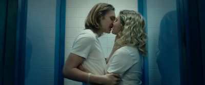 Katherine Langford Hot Kiss. 💋💦
