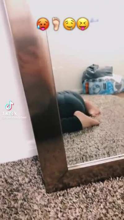 Booty<wbr>&<wbr>soles 🍑🦶🏻🤤