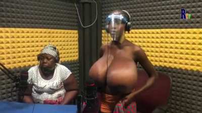 🤧What is that big breast doing in a radio studi<wbr>o😨😮😮😮