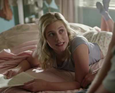 Lili Reinhart 🍑