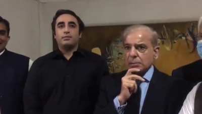 When you forget the script at home, and have to deal with journalist that is not on your payroll