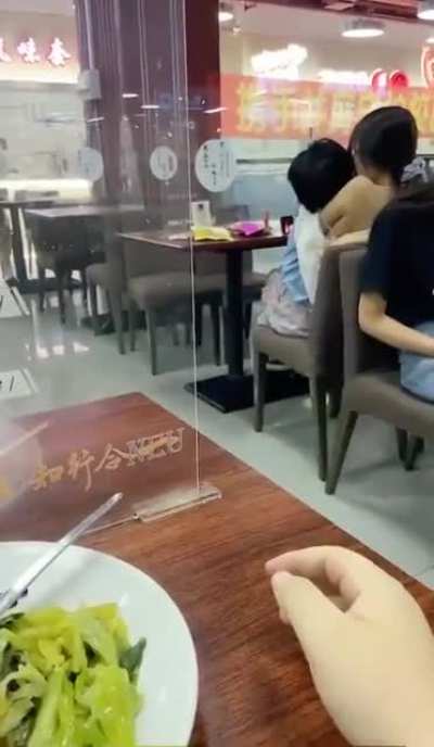 大学食堂有奶喝,每天一杯奶强壮中国人😁