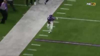 [Highlight] Stefon Diggs takes the 3rd and 10 pass attempt to the house for the game winning TD.
