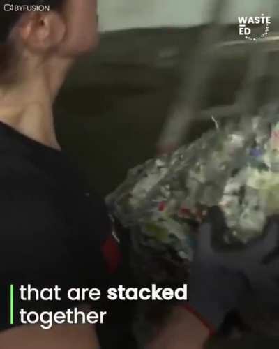 Building with non recyclable plastic